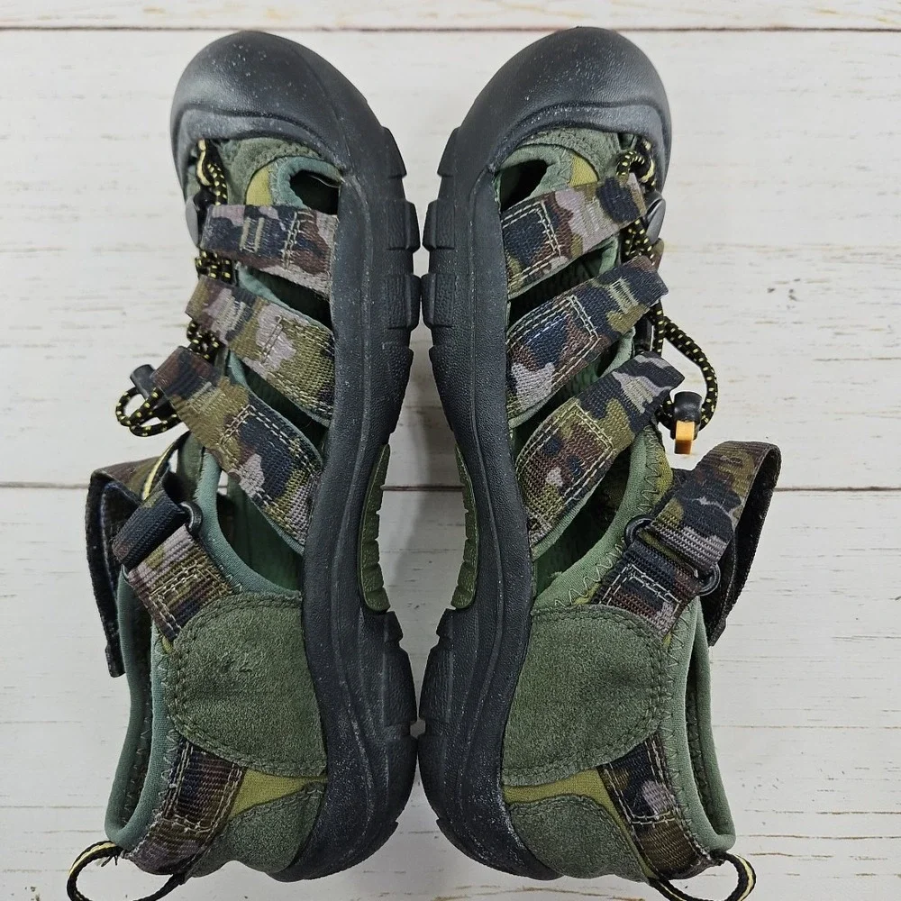 Keen Newport‎ H2 Youth Size 6 Camo Green Sport Outdoor Hiking Sandals Shoes 9212